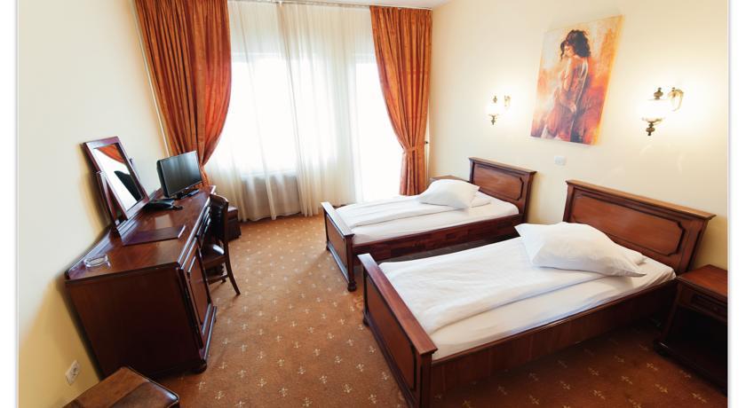 Hotel Coandi Arad Bagian luar foto