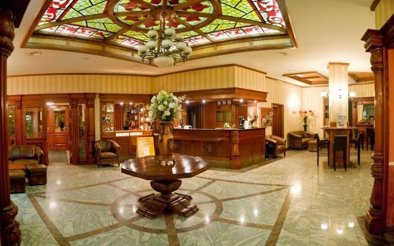 Hotel Coandi Arad Bagian luar foto